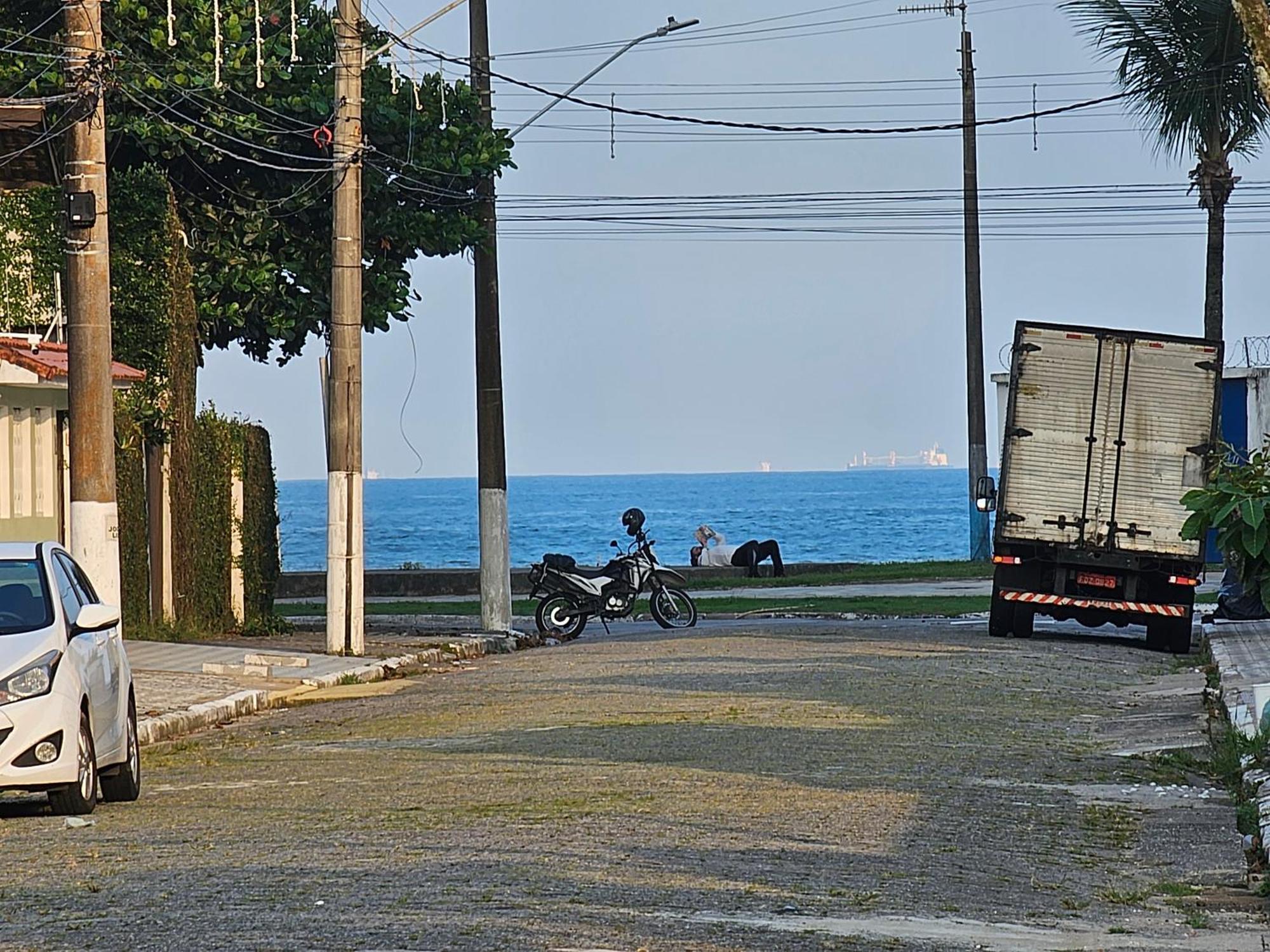Casa Maravilhosa E Ampla Pe Na Areia Com Piscina, Area Gourmet Com Churrasqueira Em Deck Coberto Frente A Piscina, 4 Quartos Confortaveis E Espacosos, Sendo 2 Suites, Cozinha Americana E Sala De Jantar, Ampla Garagem Para 6 Carros - Mercado Na Rua Da Прая-Гранди Экстерьер фото